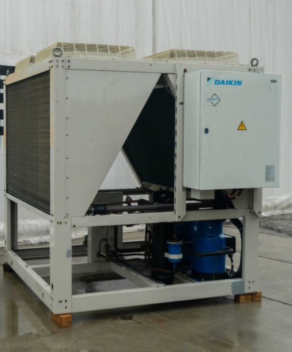 Vand / Inchiriez Chiller DAIKIN 77KW