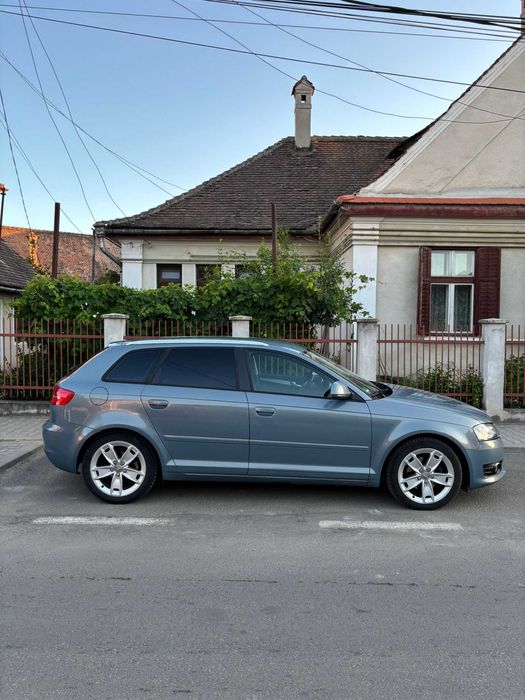 Vând Audi A3 2.0 TDI Sportback DPF Ambition
