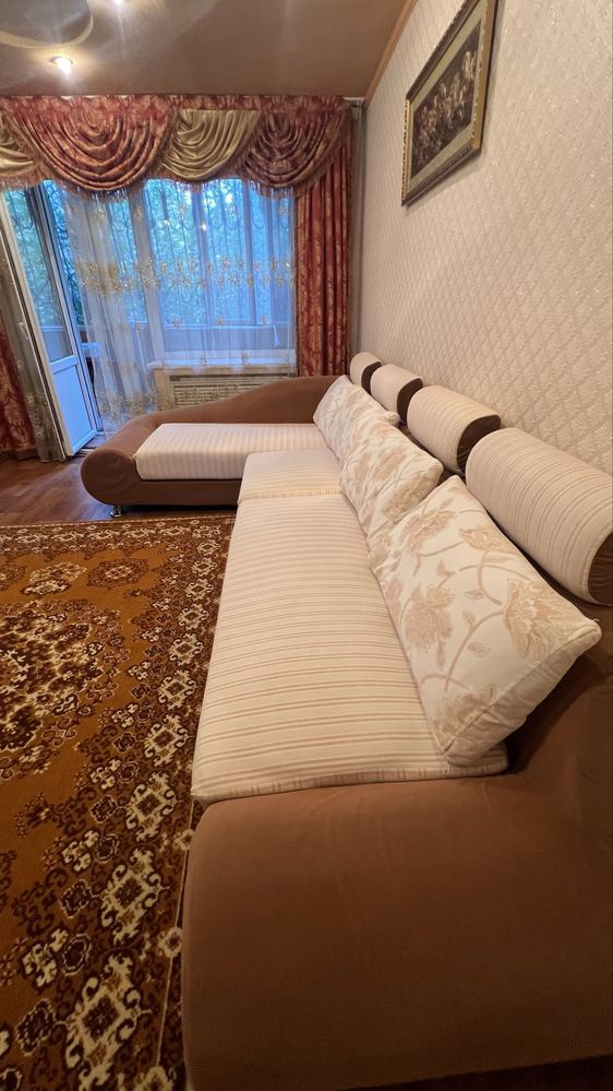 Продаю угловой диван