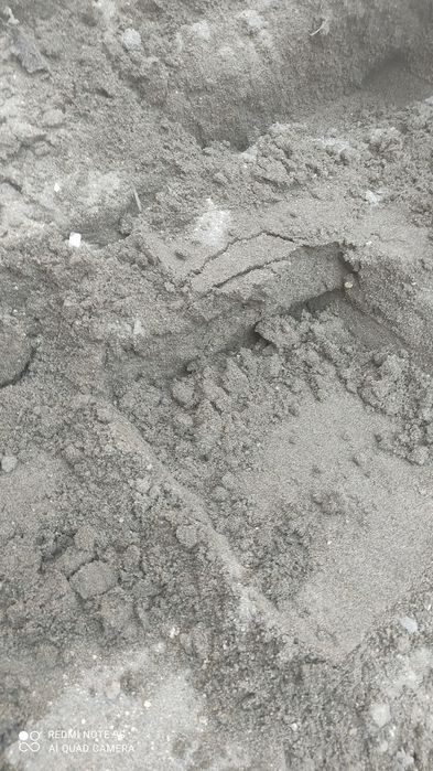 Қора қум халтали арзонга беривораман