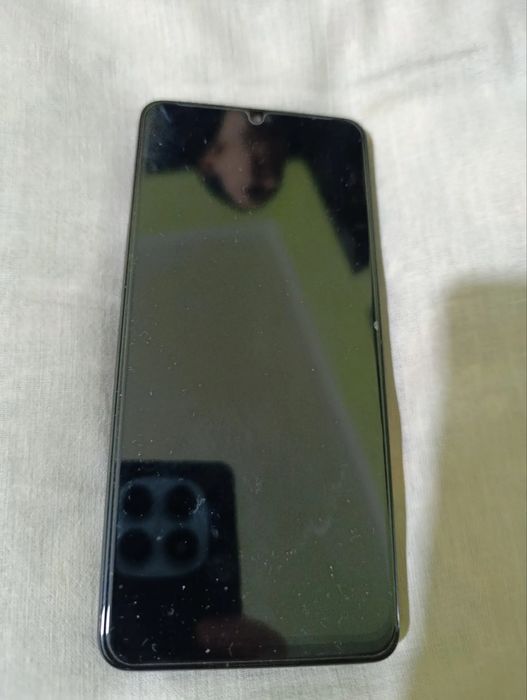 Telfon A 32 smartfon