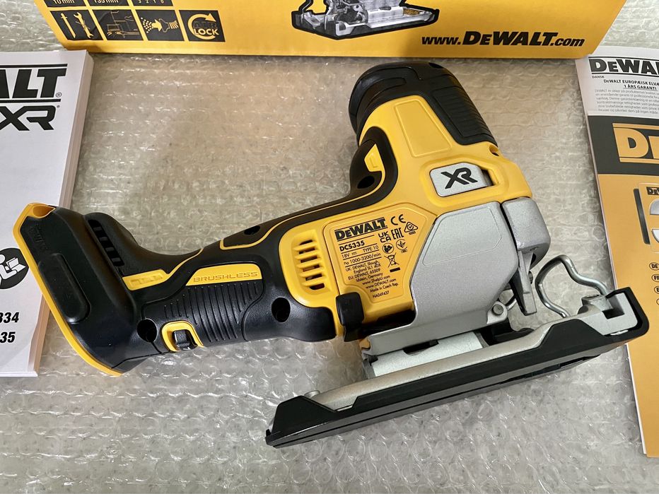 Pendular DeWALT DCS 335 XR. / (CZECH REPUBLIC.) Original Nou-nout !
