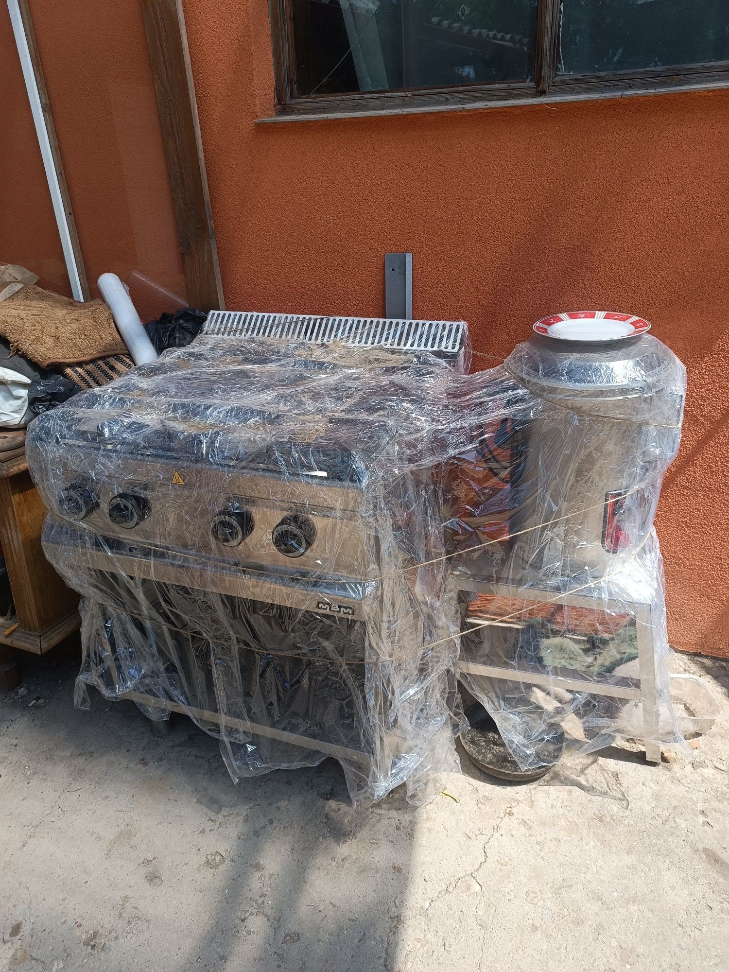 Mașină de gătit ( aragaz ) și curatator de cartofi electric