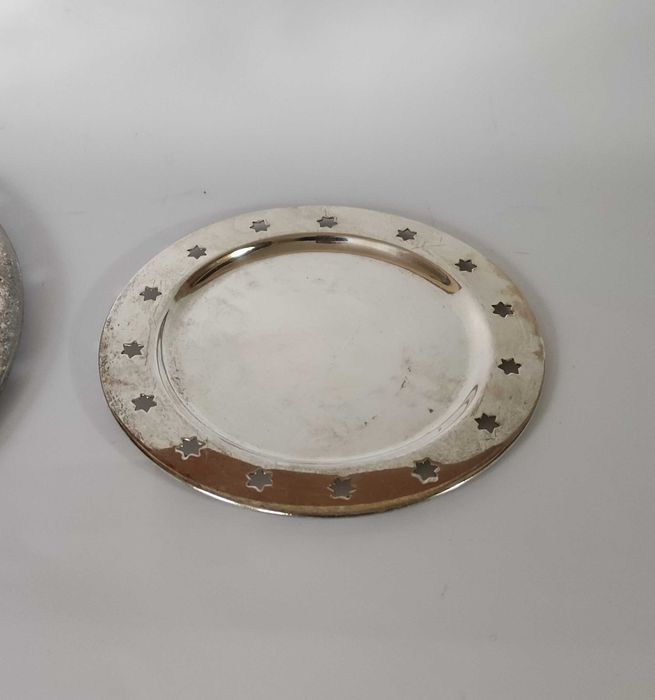 Посребрен комплект 2 плата+съд за подгряване