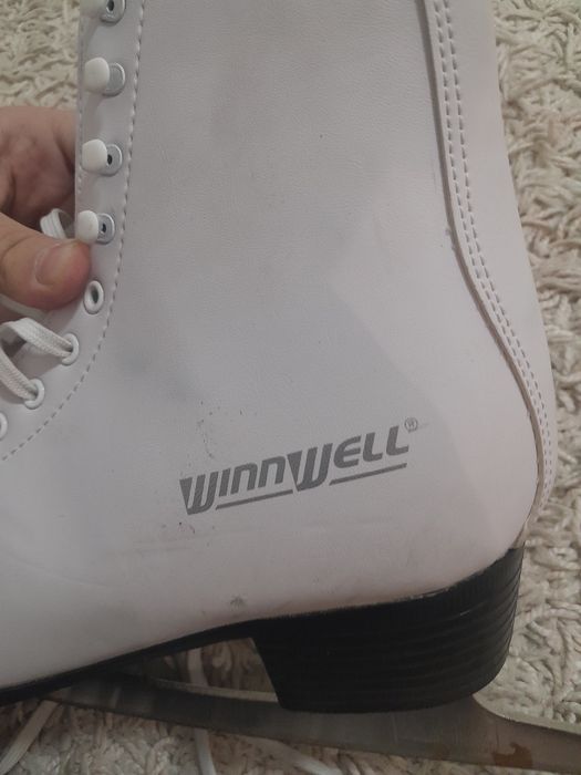 Продам коньки  Winnwell