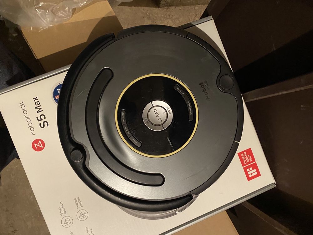 ЗА ЧАСТИ!!! Два робот за почистване Roomba iRobot 651