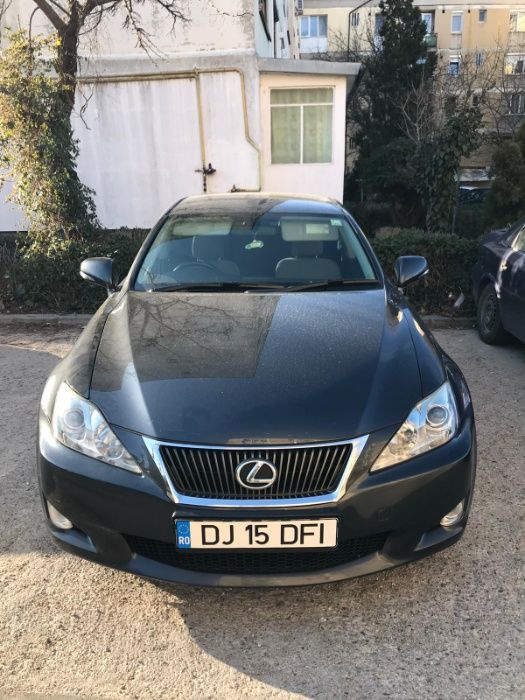 Vând Lexus IS 220