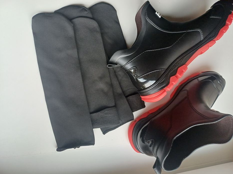 Cizme de ploaie noi, impermeabile.