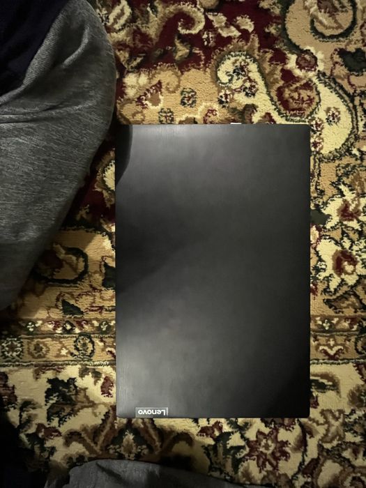 Ноутбук леново продаю