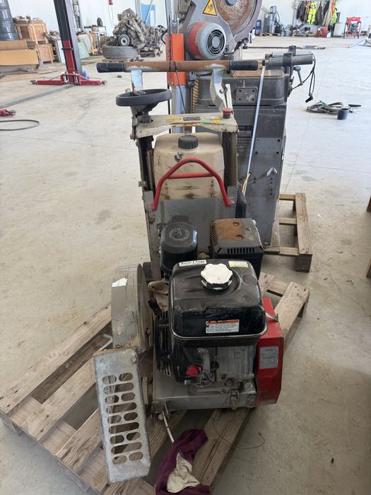 Masina taiat asfalt Husqvarna