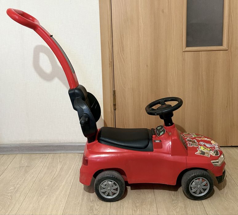 Продам машинку-каталку
