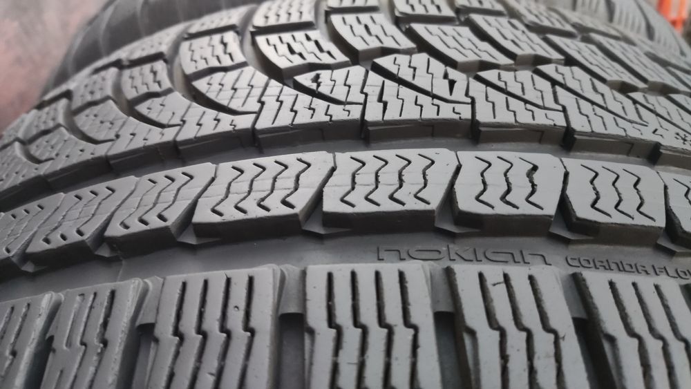 4бр. зимни гуми 255/40/18 Nokian WR, XL подсилени 
dot22
6.5/7.4mm
 Мн