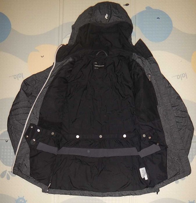 Geaca de puf Peak Performance Blackburn cu fusta de zapada. L-Women.