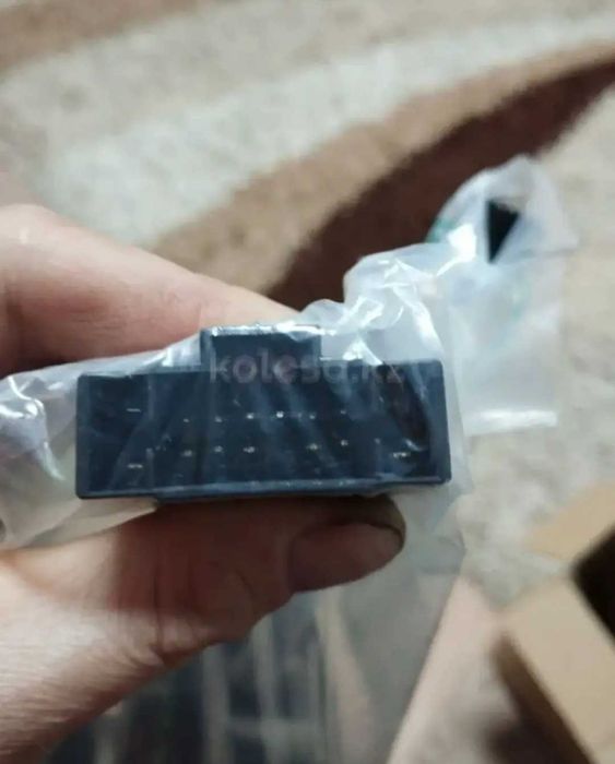 Под рулевой переключатель