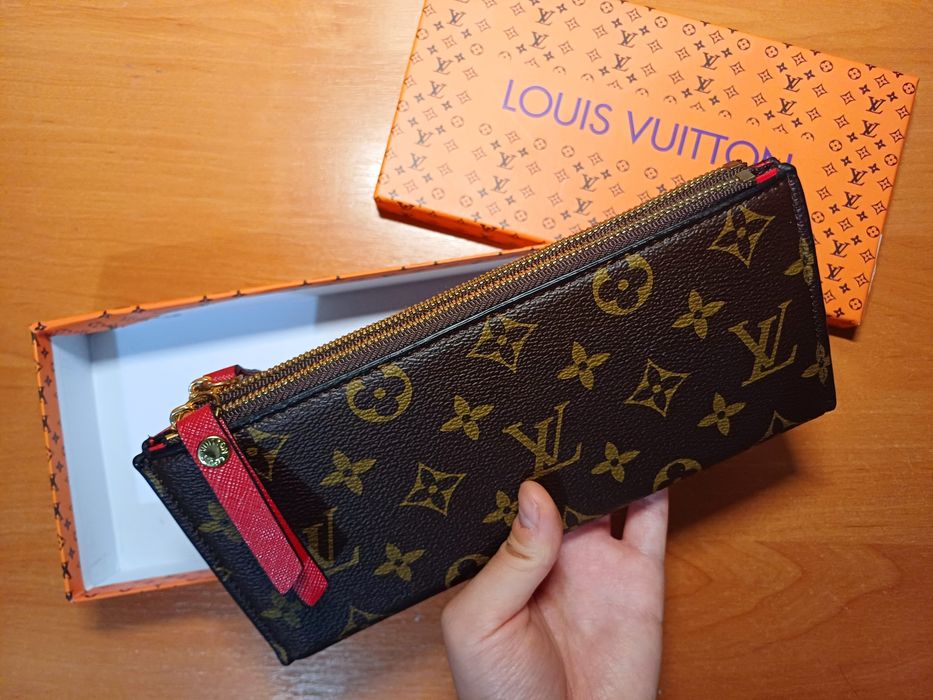 Кошелек Louis Vuitton на молнии