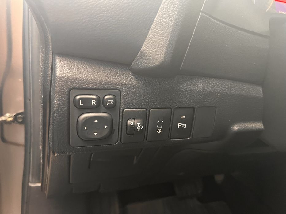 Vand Toyota Auris Hybrid