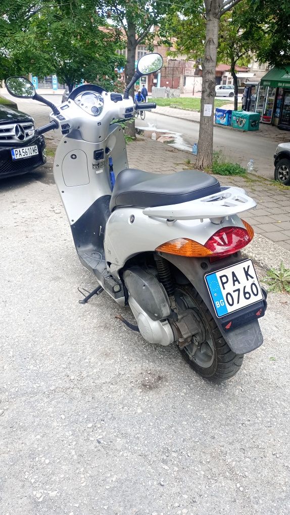 Хонда нес 125 скутер