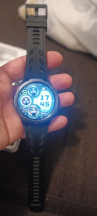 Продавам смарт часовик