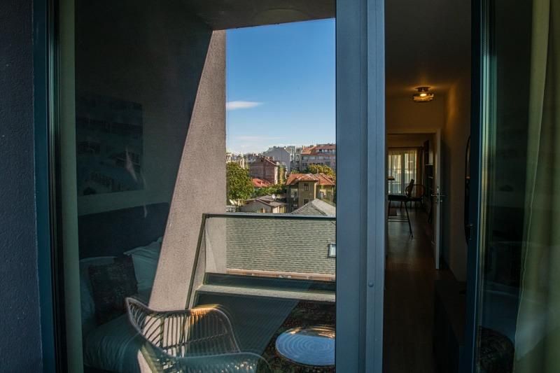 Дава се под наем Тристаен апартамент в София, Център - 105 кв.м за 1200 € - Снимка #6