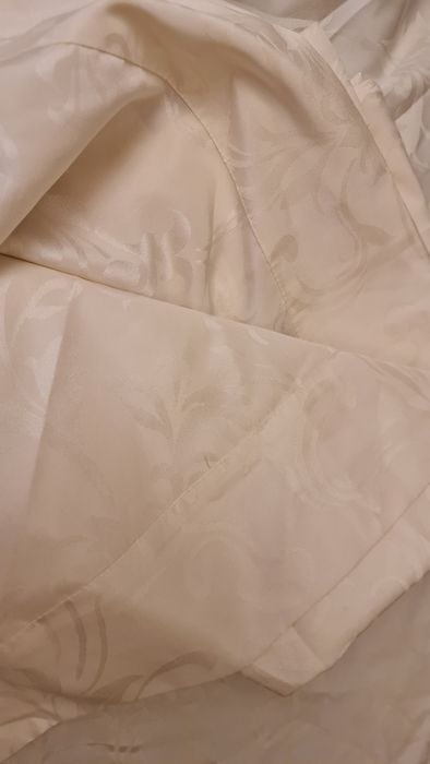 Set 4 draperii crem, 1 runner pt masa și doua fete de perna decor