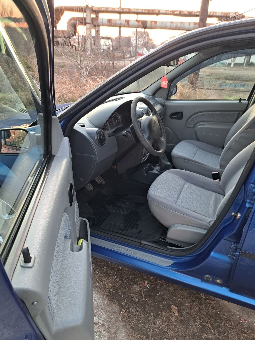 Dacia Logan 1.6 MPI Aer condiționat ,4 geamuri electrice