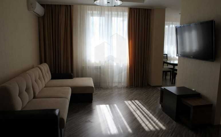 Дава се под наем Едностаен апартамент в Пловдив, Център - 40 кв.м за 193.8 € - Снимка #1