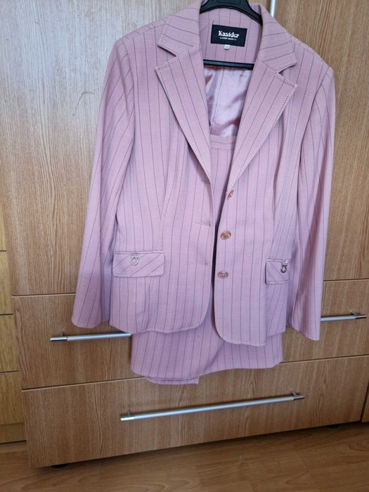 COSTUM Taior cu fusta mas 40