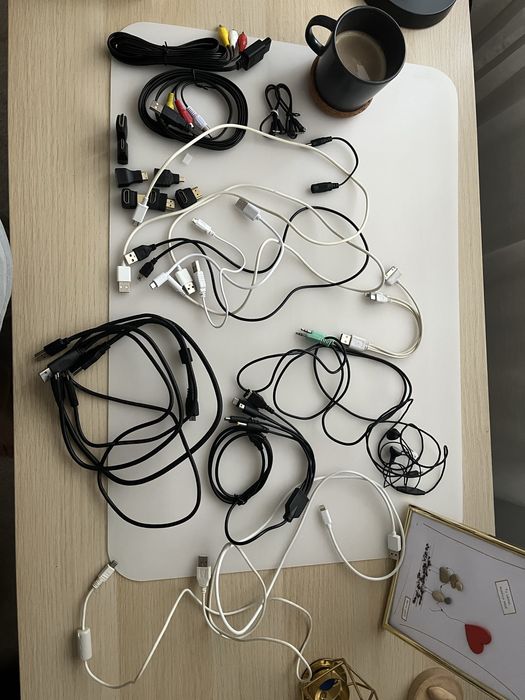 Diverse cabluri, mufe