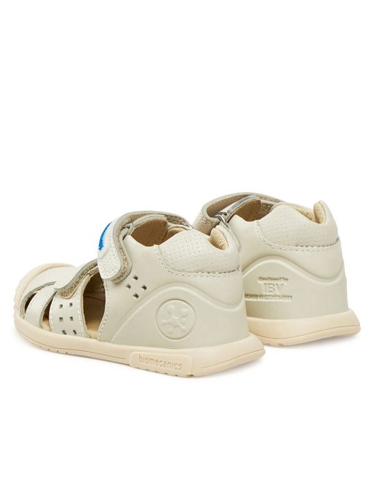 Sandale biomecanics.