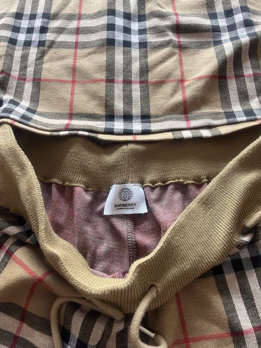 Compleu Burberry
