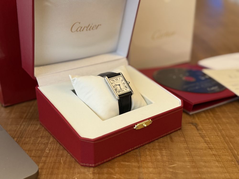 Часы Cartier Tank Must De