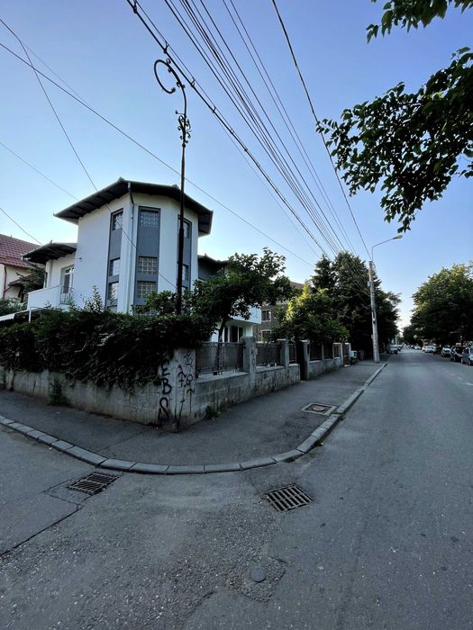 Inchiriez Casa Bulevardul Castanilor