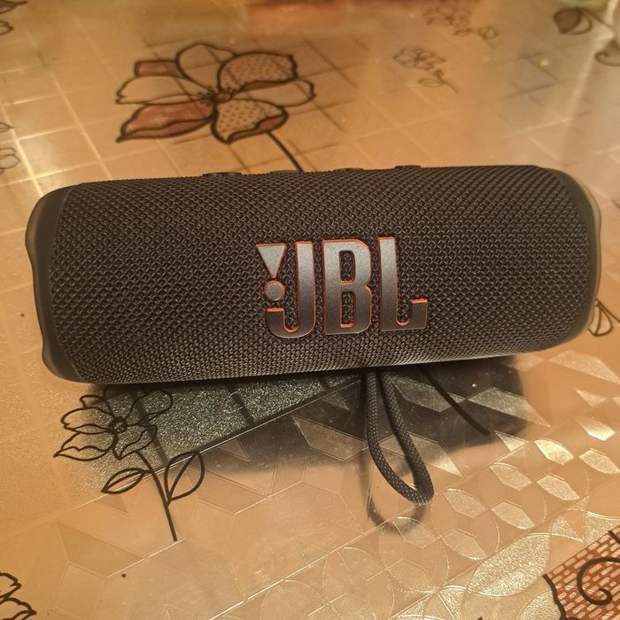 boxă JBL Flip 6  ca nouă