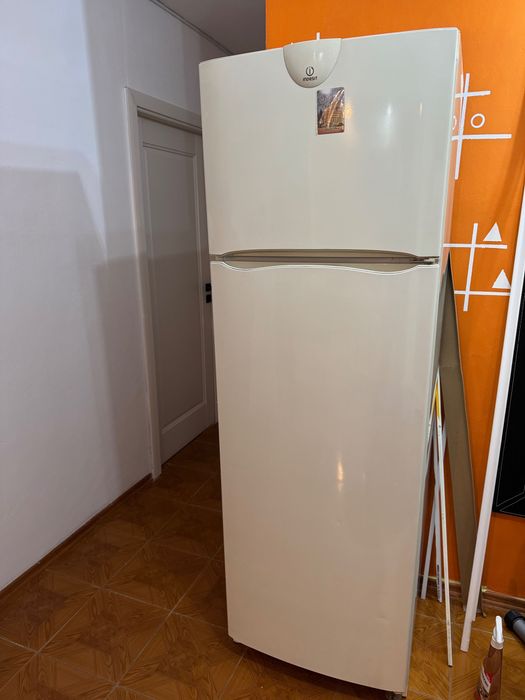 Combina Frigorifica Indesit