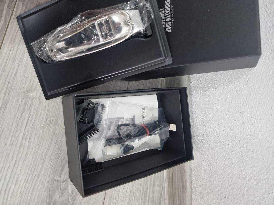 Vand masina de tuns Skeleton  FX si Brooklyn soap company