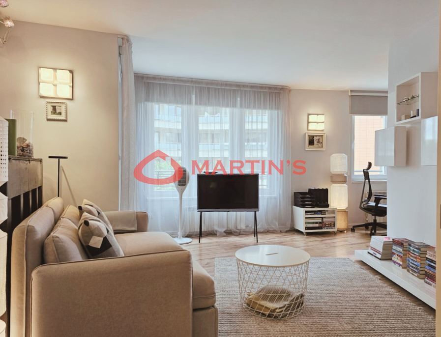 Продава се Двустаен апартамент в София, Гоце Делчев - 69 кв.м за 4058 €/кв.м - Снимка #1