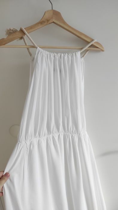 Бяла рокля за плаж