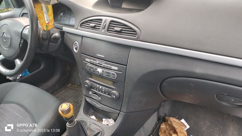 Vând pentru reparat sau dezmembrat