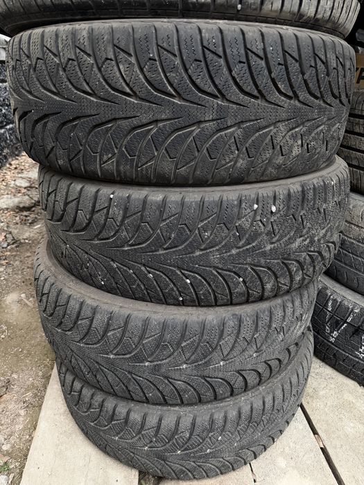 Продам резину 215/60/16