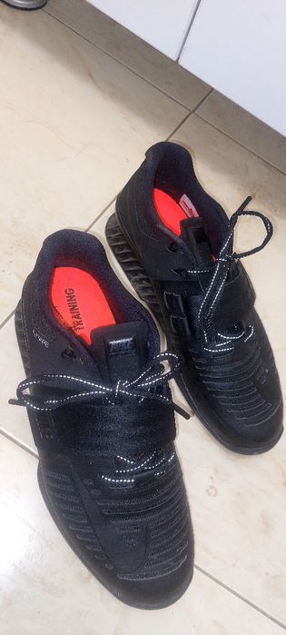 Adidas sport nike