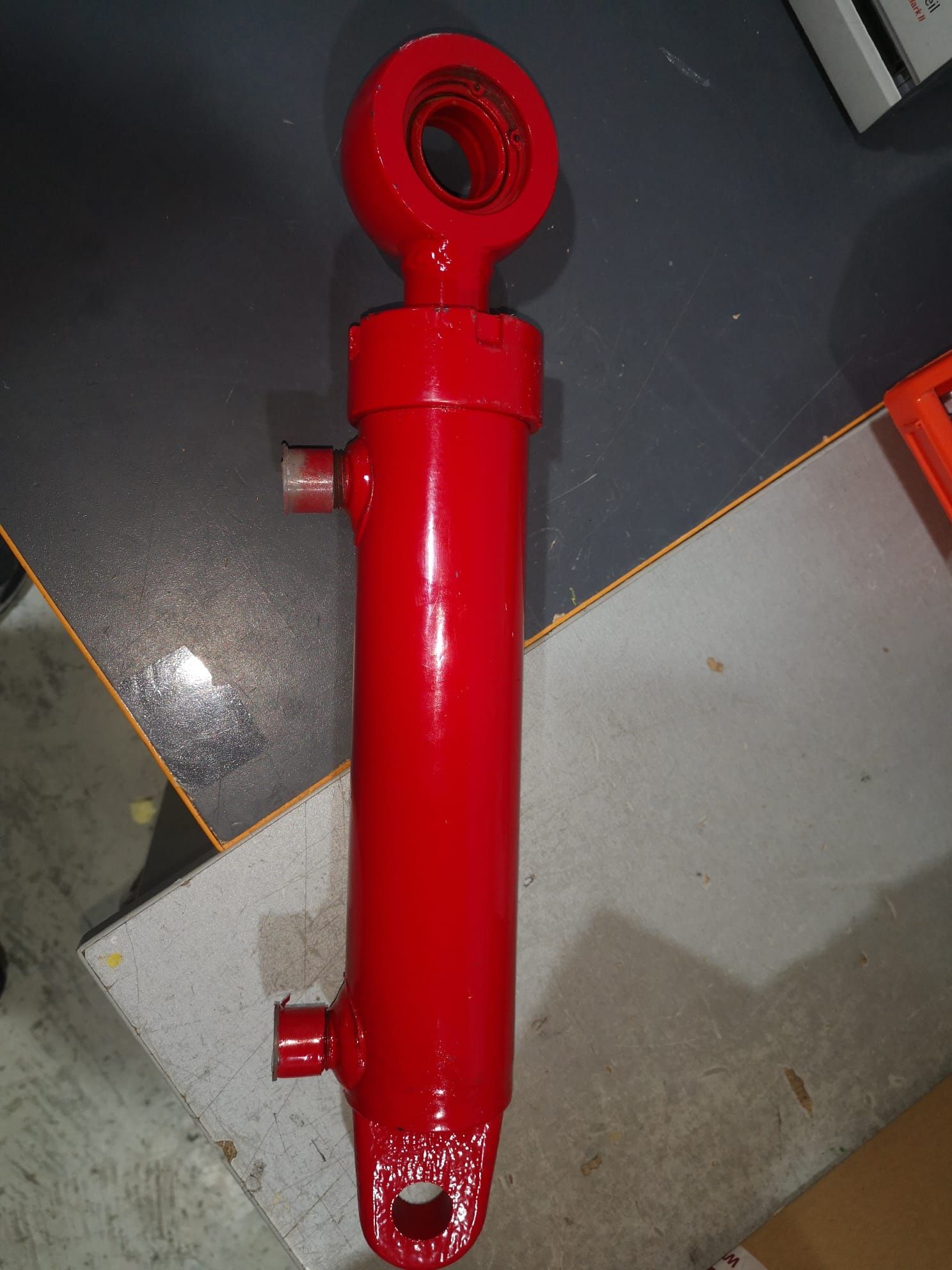 Cilindru hidraulic plug reversibil