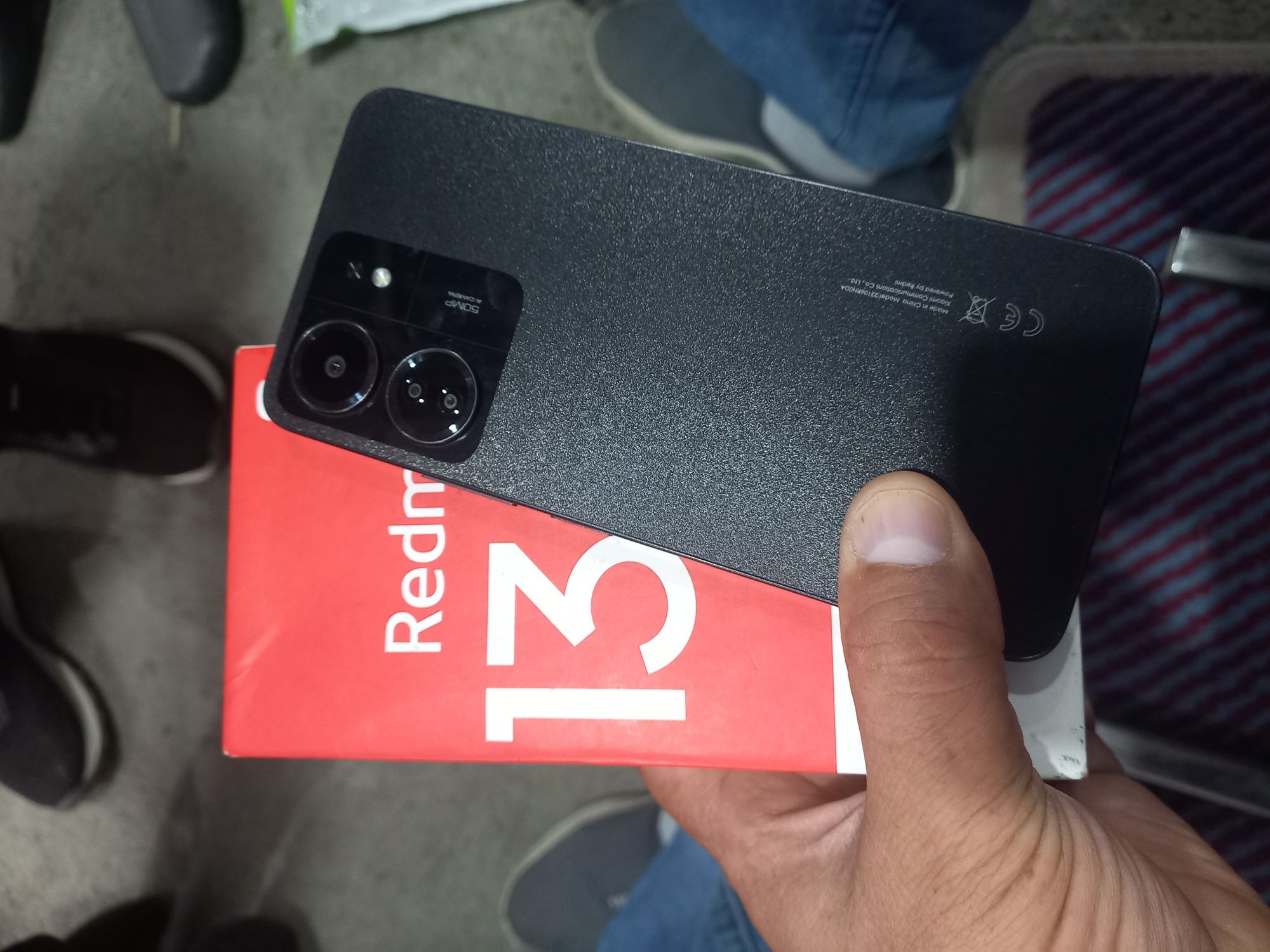 Redmi 13C holati ideal tiniq 128GB hotira 2 sim karta imeyka bo'gan.