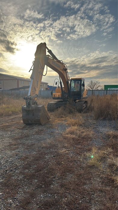 Гусеничный экскаватор Hyundai 225L 2020года