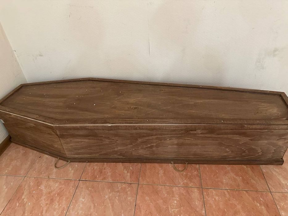 Гроб с цинковым вкладышем б/у цена 4,5 млн