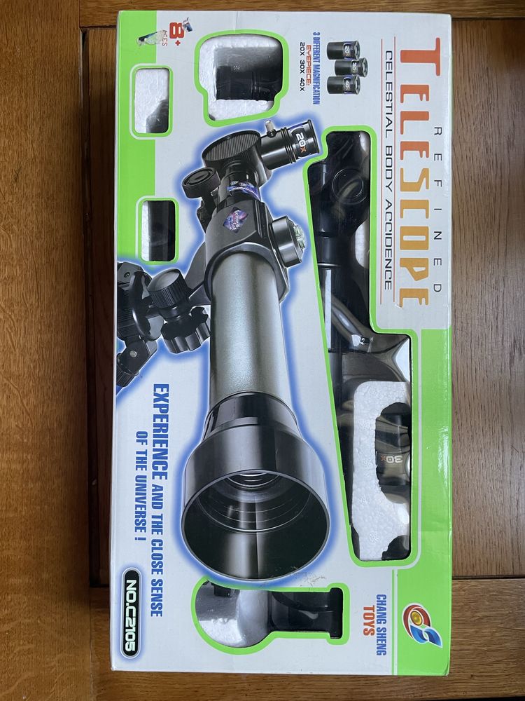 Telescop cu trepied