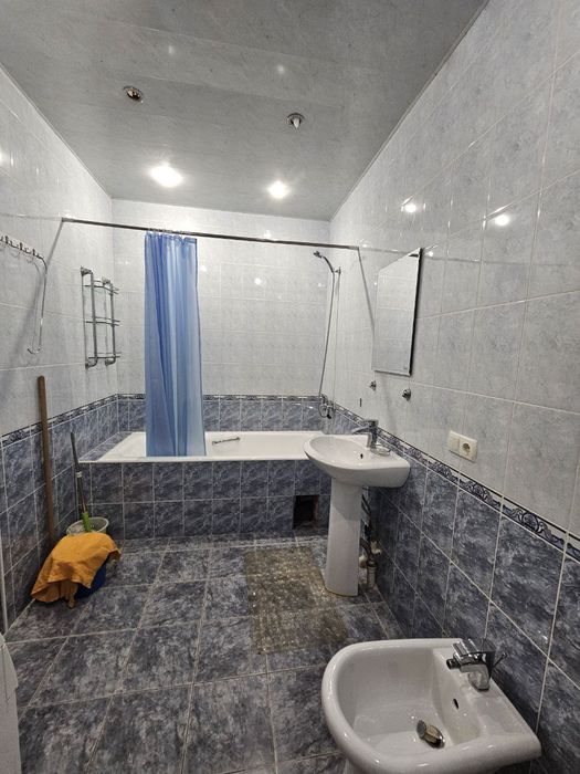 Аренда 3/4/4 Буюк ипак йули метро