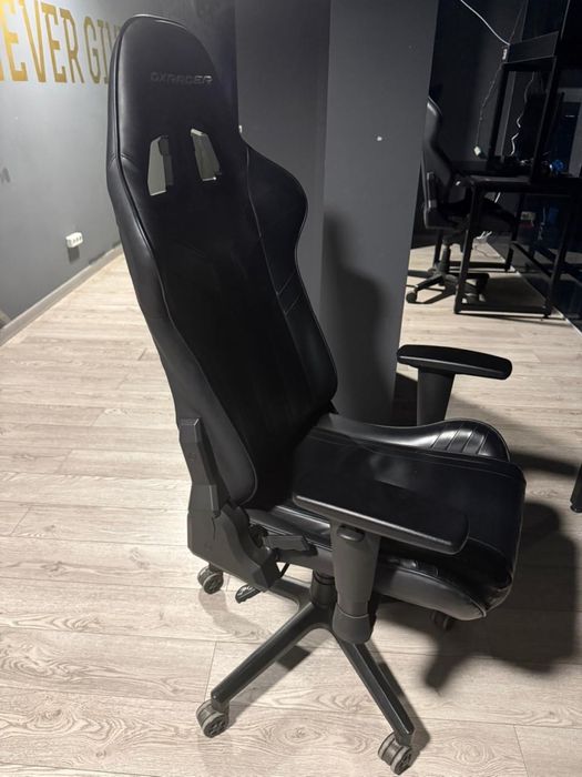 Игровое кресло DXRacer