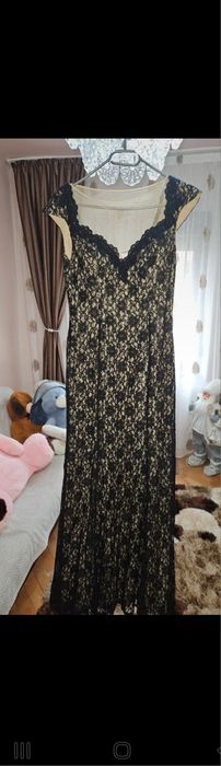 Rochie lungă tip sirenă