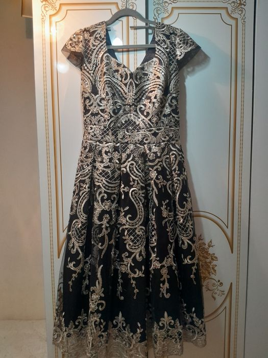 Шикарное платье блестящие