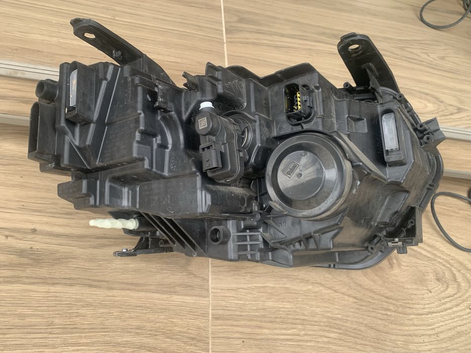 Far Dacia Duster stanga an /2022/2023/2024